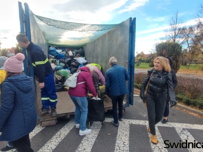 Ogromne zainteresowanie zbiórką tekstyliów w Świdnicy