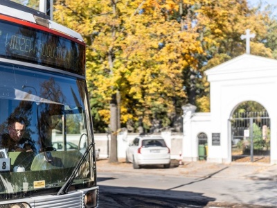 MPK Łódź uruchomiło specjalne linie tramwajowe i autobusy między cmentarzami