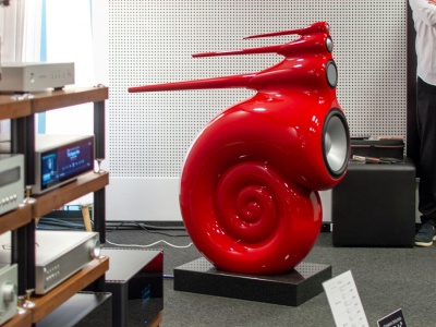 Legendarne ślimaki w Warszawie. Kolumny Nautilus ciągle zachwycają