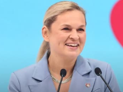 Nowacka na konwencji KO: „Tutaj bije demokratyczne serce Polski”