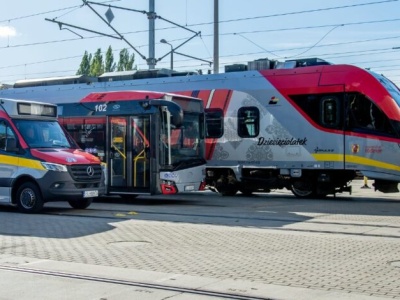 Łódzkie dla Ciebie czyli kolejne fundusze dla przedsiębiorców, nowatorski zabieg w szpitalu im. Biegańskiego, ruszają nowe linie KKA oraz kolejny witacz stanął na granicy Województwa Łódzkiego