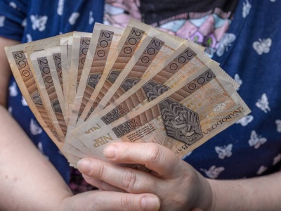 Renta wdowia dla większej liczby seniorów? Apele o zmianę przepisów