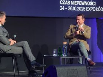 Po tych słowach Sikorskiego rozległy się brawa. Dostał pytanie o Ukrainę w NATO