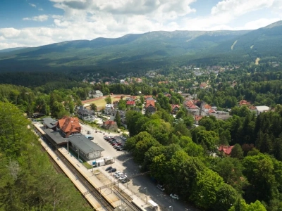 Najpiękniejszy mały dworzec kolejowy na świecie jest w Polsce: Międzynarodowy sukces Szklarskiej Poręby