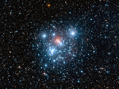 Teleskop Hubble'a obserwował gromadę otwartą w gwiazdozbiorze Krzyża Południa