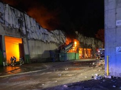 Pożar sortowni odpadów w Elblągu. Jest apel do mieszkańców