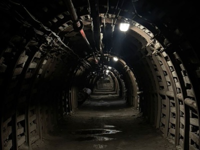 Ciemne korytarze 320 metrów pod ziemią. Miejsce skrywa wiele tajemnic