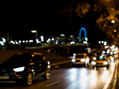 Ostrzegasz innych kierowców światłami? Sprawdź, ile może Cię to kosztować!