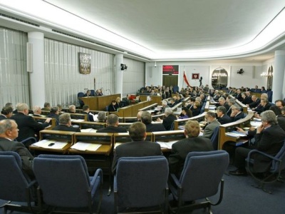 Senat miał dać 60 tysięcy na „literackie” spotkania, których nie było. W tle Fundacj…