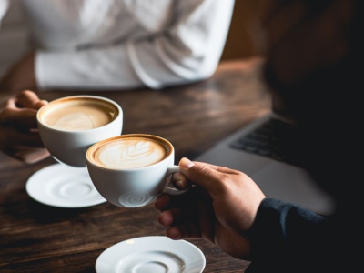 Skandynawski trendy na sycący poranek. Napoje, które ciekawią i zaskakują Polaków