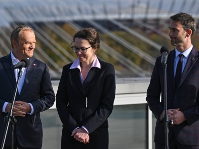 Premier zapowiada budowę Centrum Operacji Satelitarnych. 
