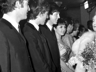 Protesty, listy i joint w łazience. 60 lat temu Beatlesi spotkali królową