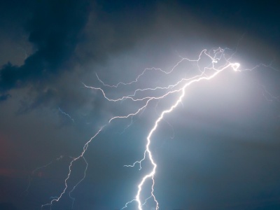 Burze nadciągają nad Lubelszczyznę! IMGW ostrzega przed opadami i lokalnymi wyładowaniami