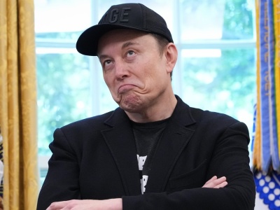Elon Musk mówił, że sprzeda wszystko. Ale jego imperium rośnie szybciej niż kiedykolwiek