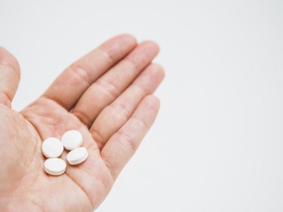 „Z Kopciuszka stała się królewną światowej medycyny”. Prof. Piotr Tutka o drodze cytyzyny na listę WHO