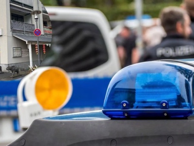 Strzały i alarm bombowy w niemieckim mieście. Policja obezwładniła mężczyznę z granatem