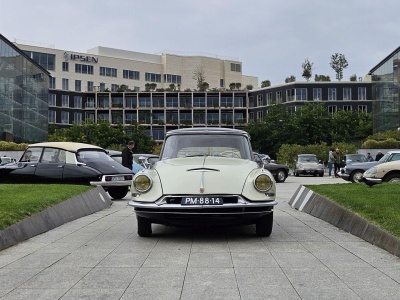 Citroën DS i jego pierwsza publiczna jazda po ulicy. „Ludzie wyskakiwali na drogę, biegli obok samochodu, klaskali, płakali!”