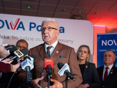 Powstaje nowa partia, jej twarzą senator. 