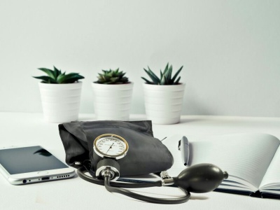 Dlaczego diagnozę lekarza konfrontujemy z Google i sztuczną inteligencją?