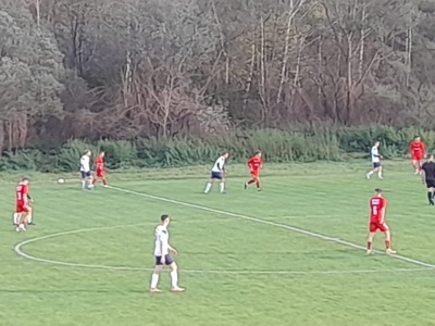 Remisują Poprad Muszyna, Kolejarz Stróże i Poprad Rytro. Przegrywają Gród Podegrodzie i Dunajec Nowy Sącz! Jakie wyniki lig niższych? (IV, V, okręgówka, A i B-klasa)