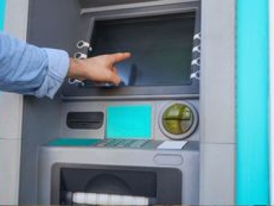 Afera bankomatowa w Polsce! Klienci Santandera tracili tysiące złotych z kont