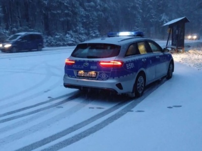 Atak zimy na południu Polski. Śnieżyca sparaliżowała ruch w całym regionie aż po granicę