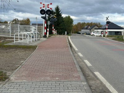 Nowy chodnik na Drapówce w Choczni gotowy. Ponad kilometr bezpiecznej trasy dla pieszych