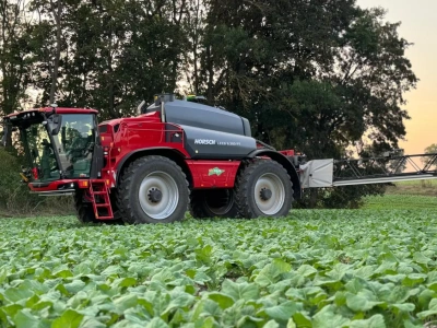 Jeden operator, tysiące hektarów. Tak dziś wygląda oprysk w dużym gospodarstwie