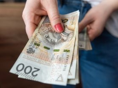 Kupuje tylko na promocjach. Mówi, ile można oszczędzić