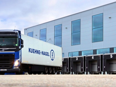 Kuehne+Nagel szykuje zwolnienia. Gigant logistyczny tnie koszty