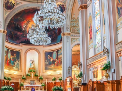 Czy 1 listopada trzeba iść do kościoła? I co z Zaduszkami? Księża rozwiewają wątpliwości