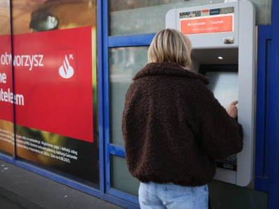 Rośnie liczba okradzionych klientów Santander. Policja potwierdza skalę oszustwa