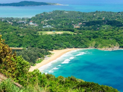 Listopad to idealny moment, by wybrać się na tę rajską plażę. Później zaczną się ulewy