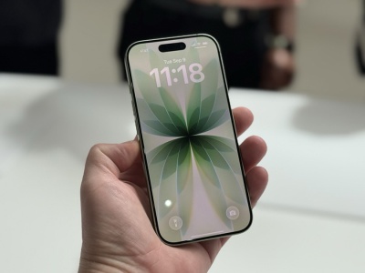 Apple odkrył, że 8 GB RAM to za mało. Ale i tak każe ci czekać