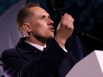 Konrad Berkowicz przyłapany na kradzieży? Tusk wymownie komentuje