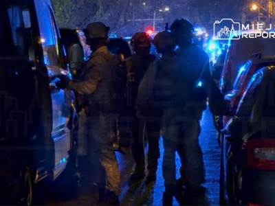 Koniec akcji na Mokotowie. Kontrterroryści weszli do mieszkania, z którego agresywny mężczyzna wyrzucał przedmioty
