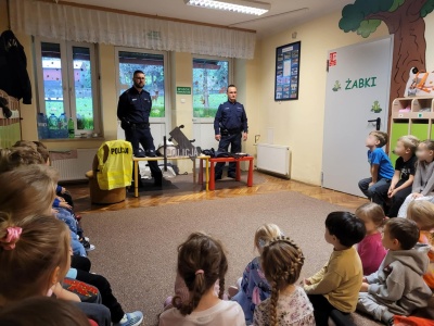 Bochnia: Policjanci odwiedzili przedszkole, rozmawiali o bezpieczeństwie