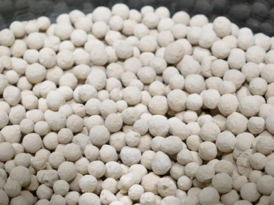 Jesienne wapnowanie plantacji – dlaczego jest potrzebne i jak wykonać je efektywnie?