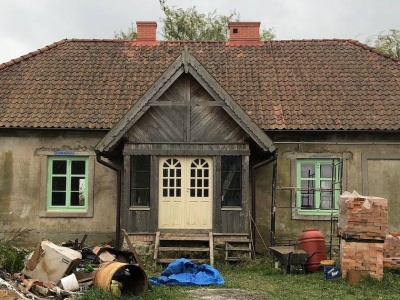 Ewa i Adam kupili stary dom na Mazurach. 