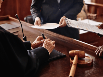 Frankowicze w strachu przed rozprawami? Oni mogą odebrać Ci ODSETKI! Sprawdź listę sędziów i jak się bronić!