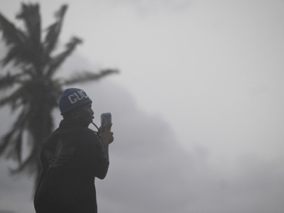 Rzekomo ukazują uderzenie żywiołu. Nagrania przy użyciu AI krążą po sieci