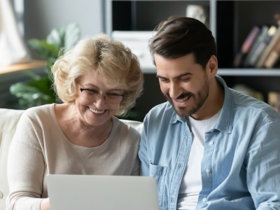 Młodzi Polacy nie chcą się wyprowadzać od rodziców. Najnowsze badanie CBOS