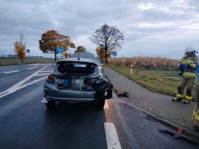Po kolizji uciekła dymiącym autem – chwilę później samochód stanął w ogniu. Miała 2,5 promila alkoholu!