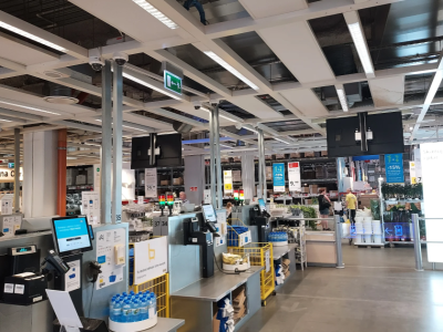 IKEA potwierdza. Monitoring zarejestrował, jak poseł Berkowicz wychodził bez zapłaty