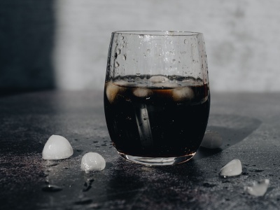 „Colę wolę z Norwegii”, czyli jak rząd próbuje wychować Polaków podatkami