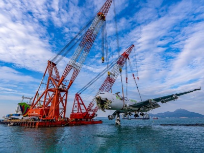 Kadłub B747F wydobyty z morza po wypadku w Hongkongu