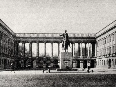 Teraz każdy może je zobaczyć. Zabytkowe tablice pokazano turystom