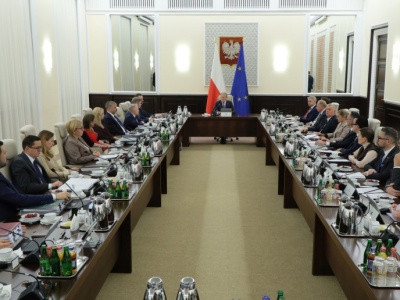 Nowe wsparcie dla seniorów zatwierdzone przez rząd. Padł termin i granica wieku