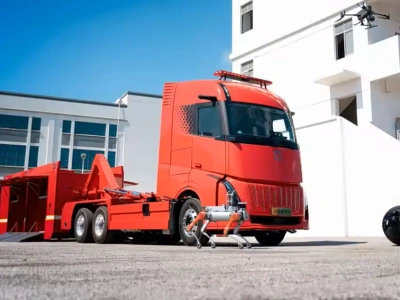 Ratownicza ciężarówka przyszłości: alkoholowo-elektryczne podwozie z robotami