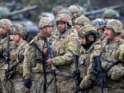 USA zmniejszą liczbę żołnierzy w Europie? Jest odpowiedź NATO
